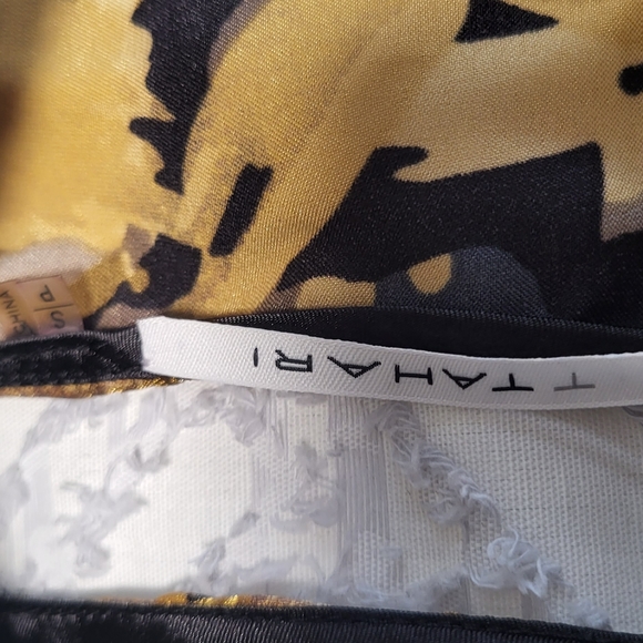 T Tahari Bare Shoulder Black and Gold Blouse - Picture 7 of 9